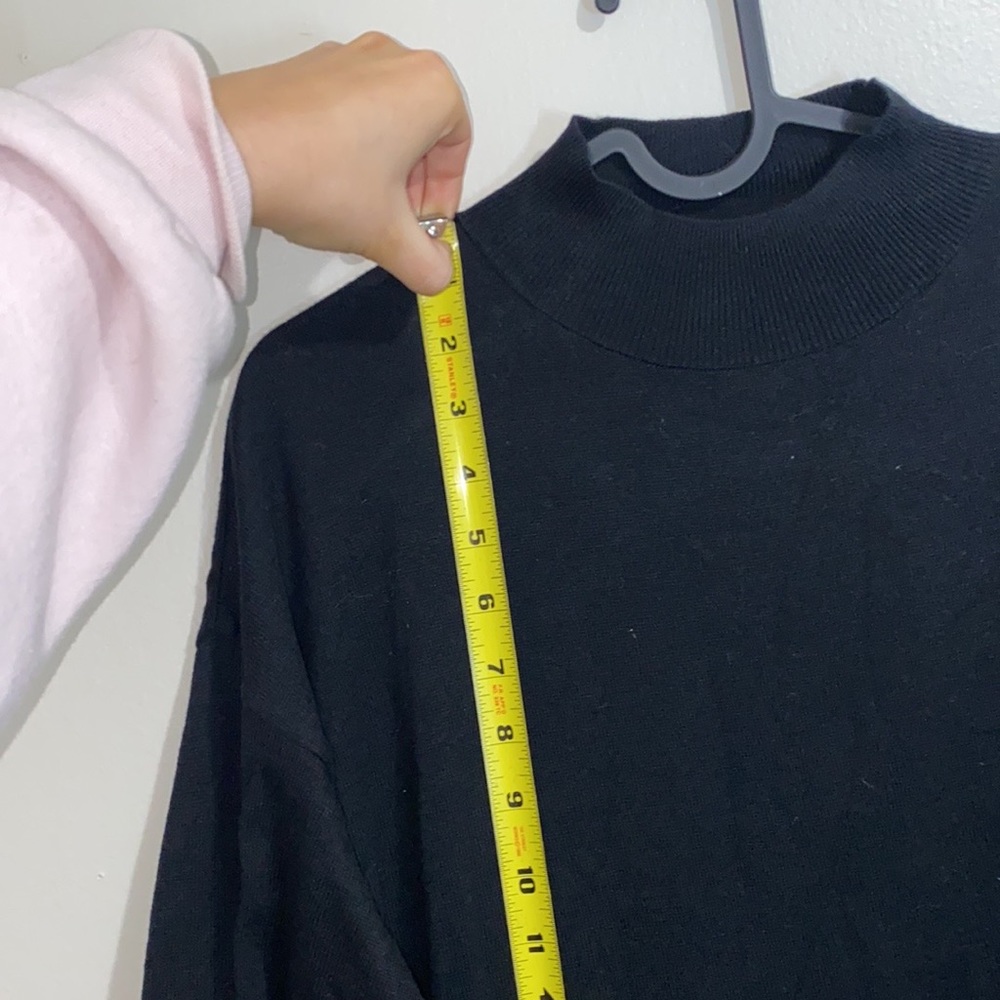 🪿Mini Turtleneck Black Sweater! - Picture 3 of 4